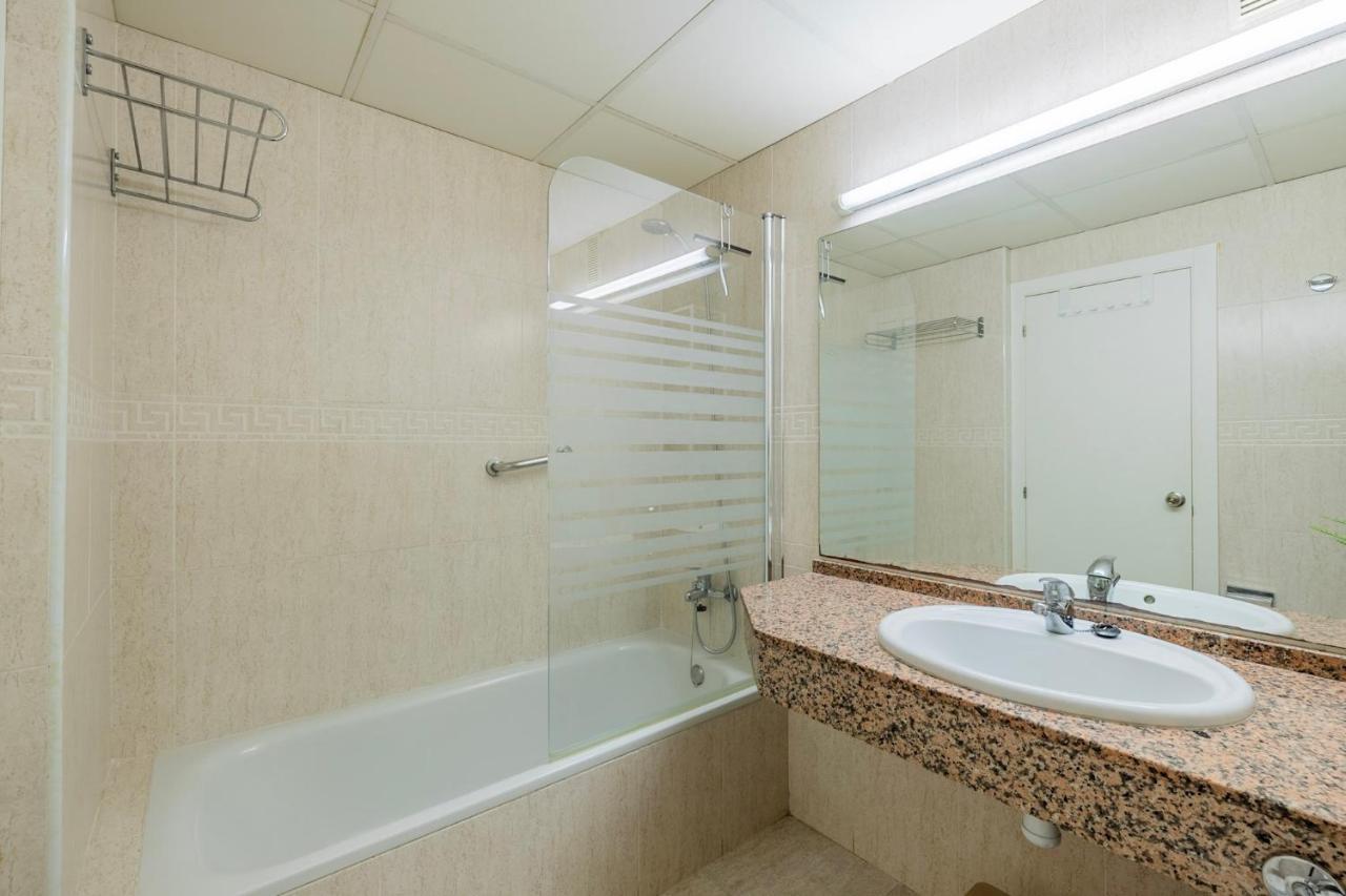 Uhc Michelangelo Apartments Salou Extérieur photo