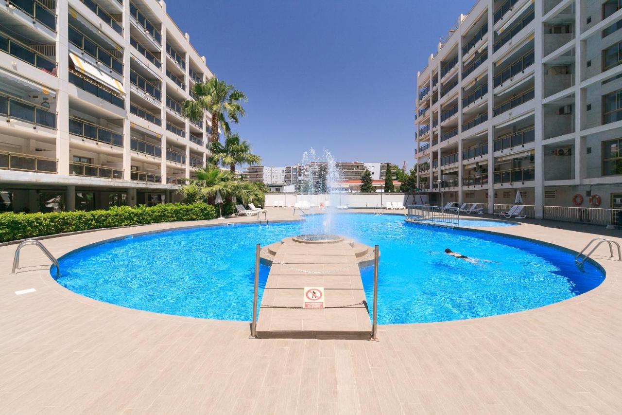 Uhc Michelangelo Apartments Salou Extérieur photo